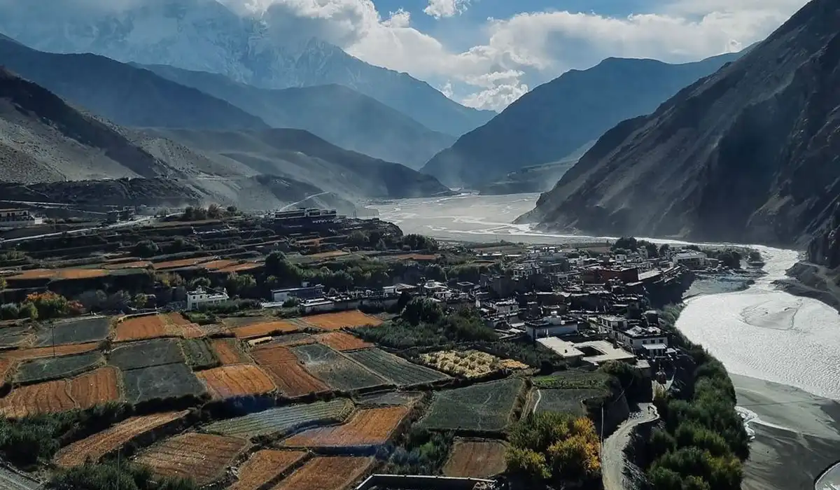 Benefits of trekking Annapurna Circuit in March