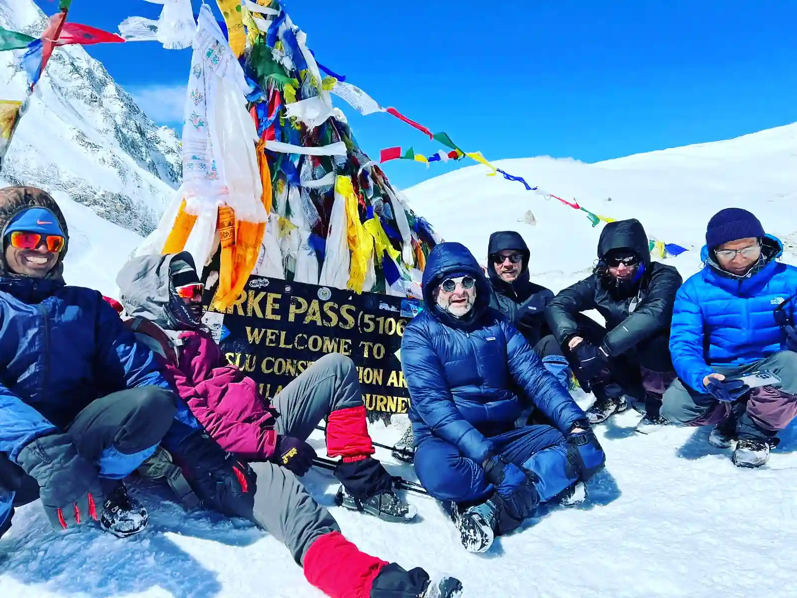Group Photo Larke Pass